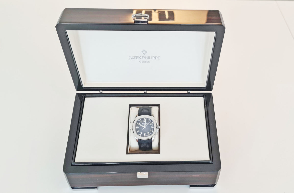 Patek Philippe Aquanaut (Reference 5167A-001 in stainless steel) black
